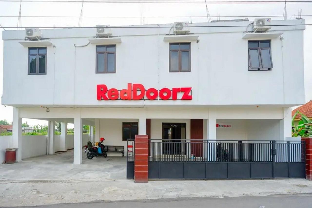 Reddoorz Syariah Near Universitas Jenderal Soedirman 2 Hotel Purwokerto Exterior photo